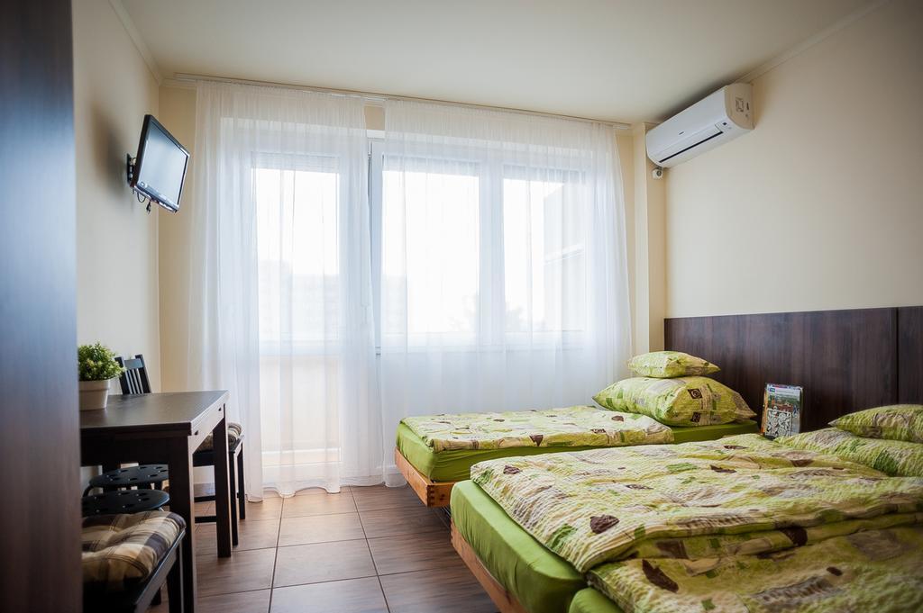 Milan Apartmanok Siófok Esterno foto