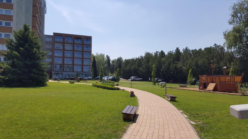 Milan Apartmanok Siófok Esterno foto