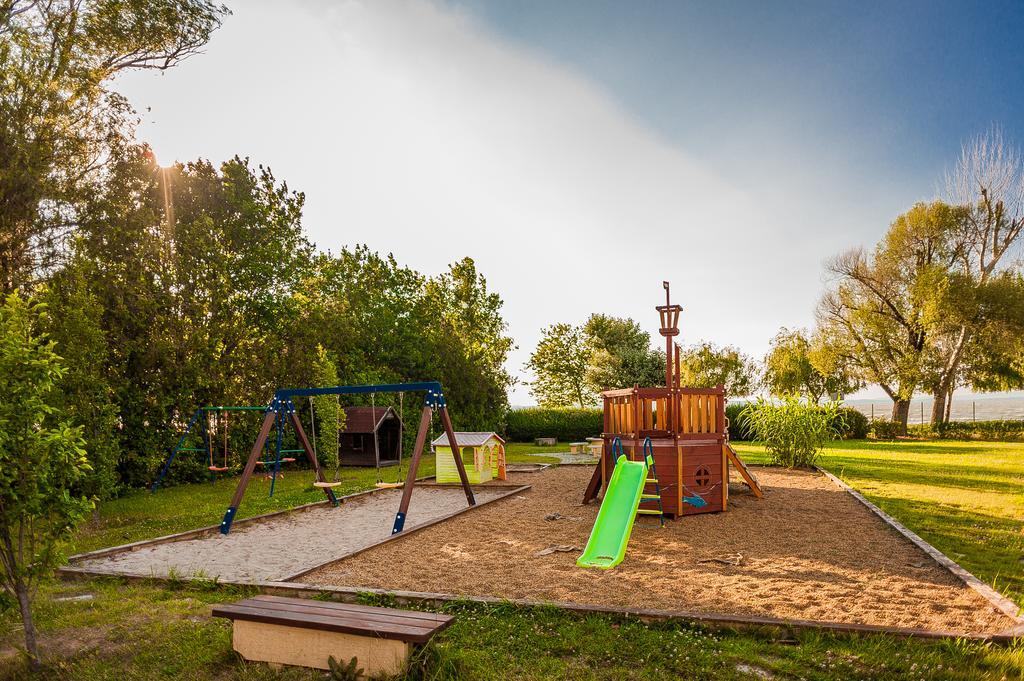 Milan Apartmanok Siófok Esterno foto