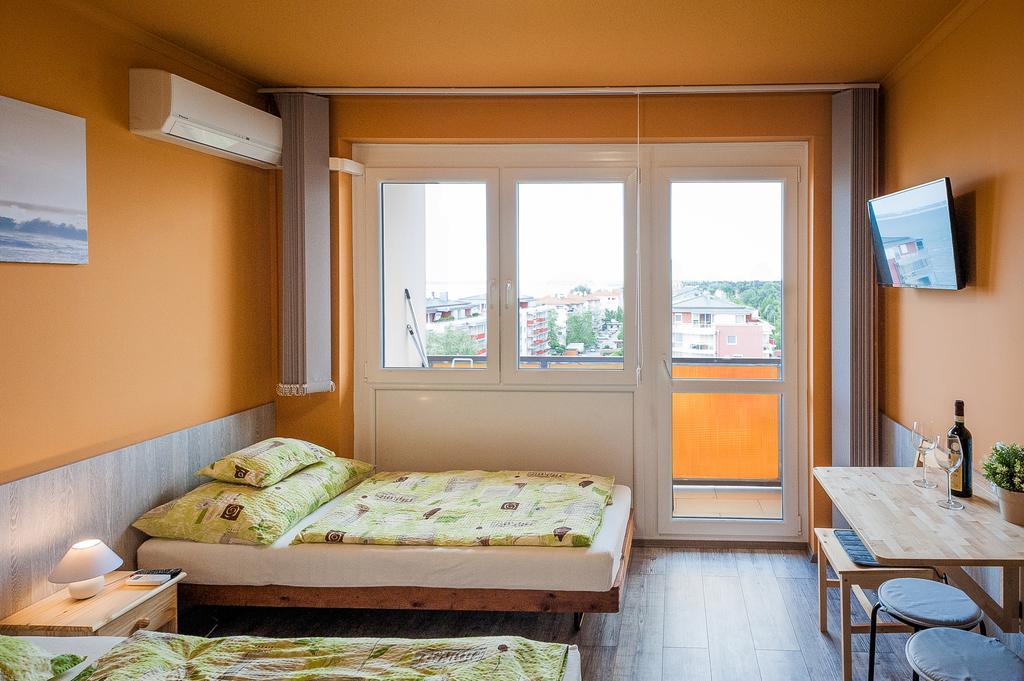 Milan Apartmanok Siófok Esterno foto