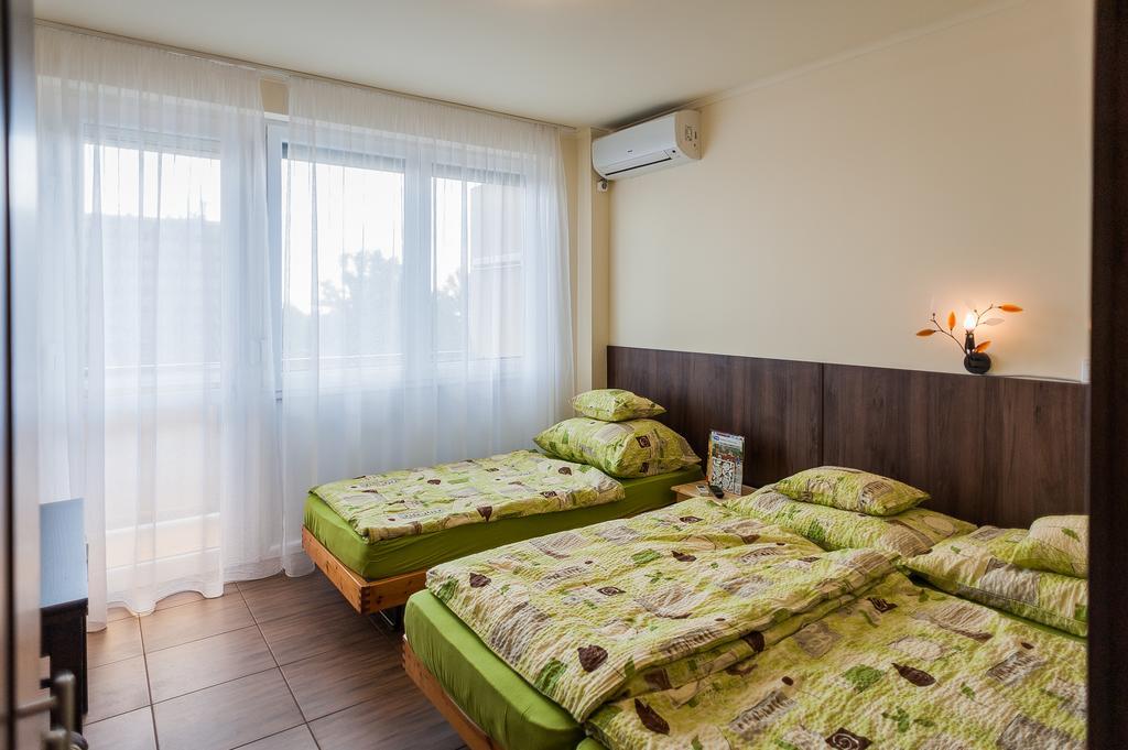 Milan Apartmanok Siófok Esterno foto